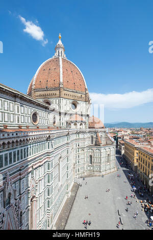 Die alten Duomo di Firenze gebaut mit mehrfarbigem Marmor Platten und Brunelleschis Kuppel, Florenz, Toskana, Italien Stockfoto