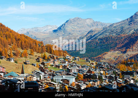 Saas Fee Resort im Herbst, Valais, Schweizer Alpen, Schweiz Stockfoto