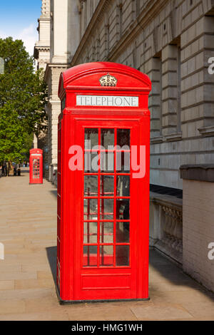 London altes rotes Telefon box in England Stockfoto