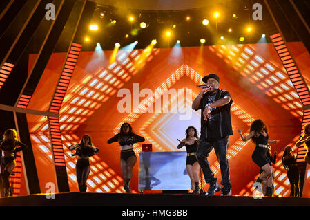 Musiker spielen während Pitbull Neujahrs Revolution 2017 im Bayfront Park in Miami, Florida Featuring: Rob Base wo: Miami, Florida, USA bei: 1. Januar 2017 Credit: JLN Photography/WENN.com Stockfoto