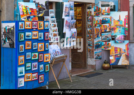 Gemälde zum Verkauf in Burano, Venedig, Italien im Januar Stockfoto