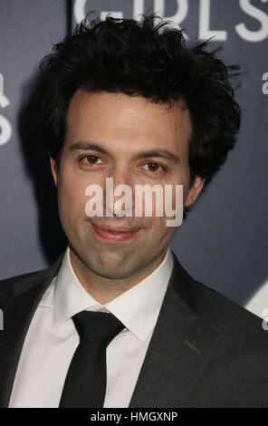 New York, New York, USA. 2. Februar 2017. Schauspieler ALEX KARPOVSKY besucht die New Yorker Premiere von der HBO-Show 'Girls' 6. und letzte Saison in der Alice Tully Hall im Lincoln Center statt. Bildnachweis: Nancy Kaszerman/ZUMA Draht/Alamy Live-Nachrichten Stockfoto