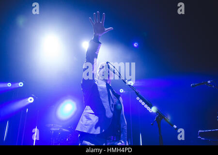 London, UK. 3. Februar 2017. Matt Willis der britischen Pop-Rock-Band, Busted, führen im Hammersmith Apollo, London, zur Unterstützung von ihrem neuen Album "Night Driver". Bildnachweis: Myles Wright/ZUMA Draht/Alamy Live-Nachrichten Stockfoto