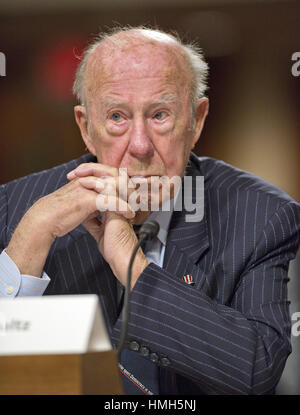 Washington, District Of Columbia, USA. 29. Januar 2015. Dr. George P. Shultz, Thomas W. und Susan B. Ford Distinguished Fellow Hoover Institution, Stanford University und ehemaliger United States Secretary Of State (unter Präsident Ronald Reagan) gibt Zeugnis vor dem United States Senate Committee auf Armed Services über Donnerstag, 29. Januar 2015 '' globale Herausforderungen und der US National Security Strategy"in Washington, DC. Bildnachweis: Ron Sachs/CNP/AdMedia Credit: Ron Sachs/AdMedia/ZUMA Draht/Alamy Live-Nachrichten Stockfoto