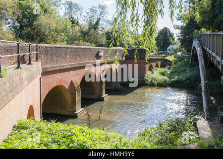 18. Jahrhundert Borough Brücke über Fluss Mole, Brockham Lane, Brockham, Surrey, England, Vereinigtes Königreich Stockfoto