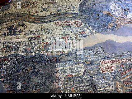 Die Madaba-Karte, Madaba-Mosaik-Karte, Bestandteil einer Bodenmosaik in der frühen byzantinischen Kirche des Heiligen Georg in Madaba, Jordanien Stockfoto