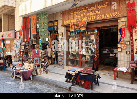 Souvenir-Shops in der Altstadt, Madaba, Jordanien Stockfoto