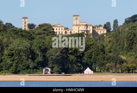 Königin Victorias Liebsten Zuhause, Osborne, zeigt sich über die Bäume in East Cowes, Isle Of Wight. Bild Datum: Montag, 14. Juli 2014. Foto: Ch Stockfoto