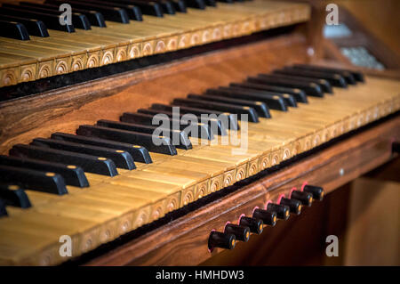 Antike Holz Orgel Schlüssel Stockfoto