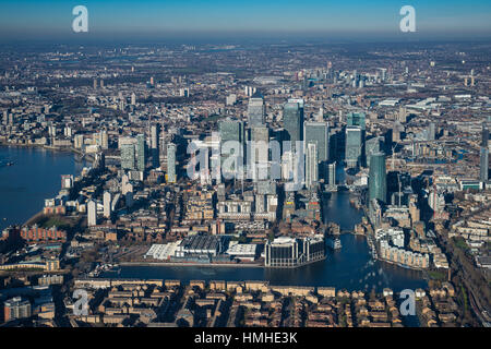 London von oben, Bilder von Canary Wharf in London vom Helikopter aus gesehen Stockfoto