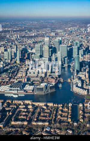 London von oben, Bilder von Canary Wharf in London vom Helikopter aus gesehen Stockfoto