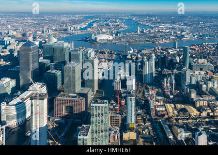 London von oben, Bilder von Canary Wharf in London vom Helikopter aus gesehen Stockfoto