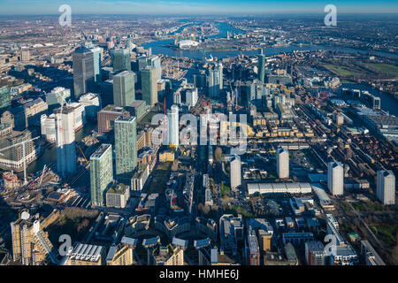 London von oben, Bilder von Canary Wharf in London vom Helikopter aus gesehen Stockfoto