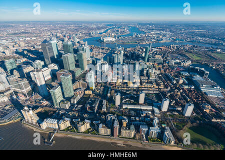 London von oben, Bilder von Canary Wharf in London vom Helikopter aus gesehen Stockfoto