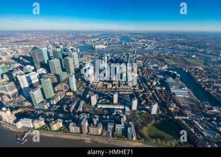 London von oben, Bilder von Canary Wharf in London vom Helikopter aus gesehen Stockfoto