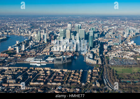 London von oben, Bilder von Canary Wharf in London vom Helikopter aus gesehen Stockfoto