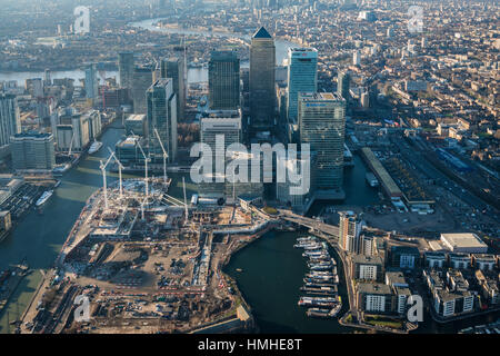 London von oben, Bilder von Canary Wharf in London vom Helikopter aus gesehen Stockfoto