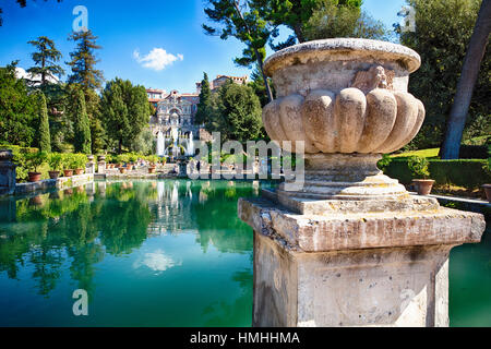 Renaissance-Garten mit Teichen und Springbrunnen, Villa d ' Este, Tivoli, Latium, Italien Stockfoto