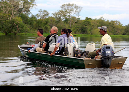 Touristischen Reise Pantanal, Eco freundliche Fluss Safari, Pantanal, Mato Grosso, Brasilien, Südamerika Stockfoto