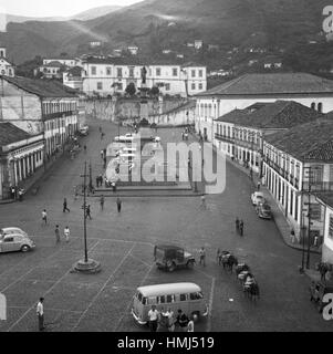 Platz Praça Tiradentes in Ouro Preto, Brasilien 1966. Platz Praça Tiradentes in Ouro Preto, Brasilien 1966. Stockfoto