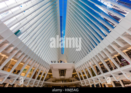 24. Oktober 2016, Interieur von Oculus Gebäude, ...brennende Saal des neuen Oculus, World Trade Center Transportation Hub, Lower Manhattan, New York Ci Stockfoto