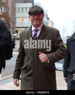 UKIP-Parteichef und zentrale Stoke-on-Trent Nachwahl Kandidat Paul Nuttall außerhalb der Ukip-Büros in Hanley, Stoke, während die Partei Wahlkampf für die zentrale Stoke-on-Trent Nachwahl. Stockfoto