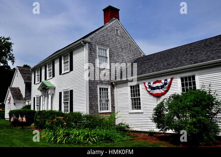 Sandwich, Massachusetts - Juli 13, 2015:1813 trotz Scheune jetzt Häuser der renommierten Sandwich Glass Museum * Stockfoto