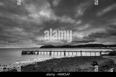 Llandudno ist ein Badeort, Stadt und Gemeinde in Conwy County Borough, Wales, befindet sich auf der Creuddyn Halbinsel, die in der irischen See hineinragt Stockfoto