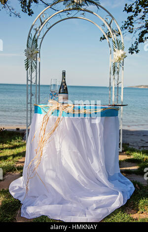 Strand Hochzeitsdetails direkt am Meer Stockfoto