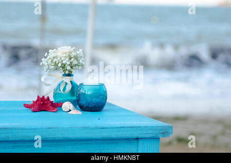 Strand Hochzeitsdetails direkt am Meer Stockfoto