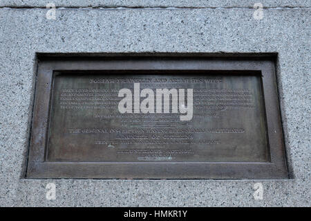 Gedenktafel an der Josiah und Abiah Franklin Grab, Old Granary Burial Ground, Boston, Massachusetts, USA. Stockfoto