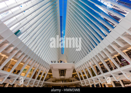 24. Oktober 2016, Interieur von Oculus Gebäude, ...brennende Saal des neuen Oculus, World Trade Center Transportation Hub, Lower Manhattan, New York Ci Stockfoto