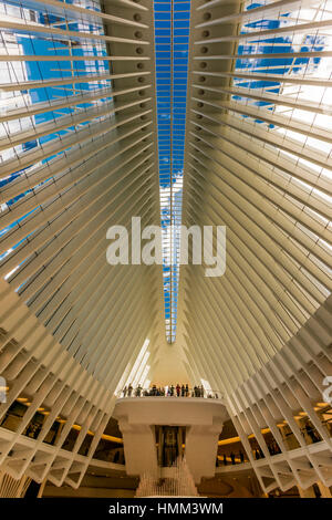 24. Oktober 2016, Interieur von Oculus Gebäude, ...brennende Saal des neuen Oculus, World Trade Center Transportation Hub, Lower Manhattan, New York Ci Stockfoto