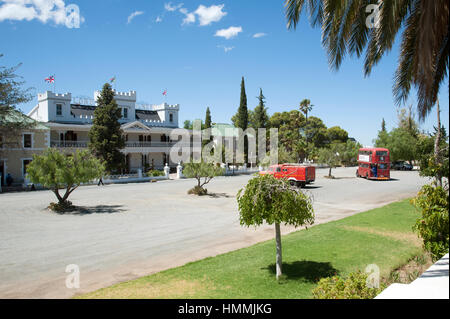 Matjiesfontein in der zentralen Karoo-Region der Western Cape in Südafrika. Ein Alter London-Bus ermöglicht kurze Fahrten auf Lord Milner als Hotelgast Stockfoto