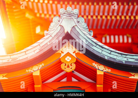 Japanische Rote Tempel in Kyoto Herbstsaison - Fushimi Inari-Taisha Schrein. Stockfoto