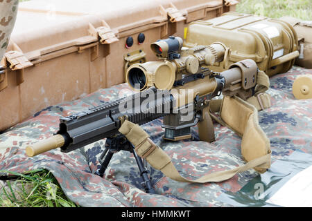 LAAGE, Deutschland – 23. August 2014: A Bundeswehr Heckler & Koch G28 gekennzeichnet Marksman Gewehr auf dem Display während des Laage Airbase Open House. Stockfoto