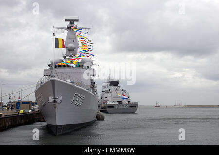 DEN HELDER, die Niederlande - 23.Juni: Belgische Fregatte F930 Leopold I während der niederländischen Marine Tage am 23. Juni 2013 in Den Helder, Niederlande Stockfoto