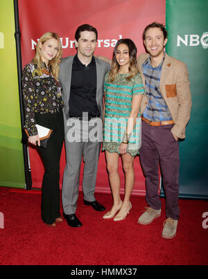 Kristen Hager, Sam Witwer, Meaghan Rath und Sam Huntington aus der Besetzung von "Being Human" erreichen die NBCUniversal TCA Press Tour am 7. Januar 2013, in Pasadena, Kalifornien. Foto von Francis Specker Stockfoto