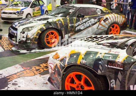 Moskau, Russland. 4. Februar 2017. Rennwagen sind während der Motorsport Expo 2017 in Moskau, Russland, 4. Februar 2017 angezeigt. Bildnachweis: Oleg Brusnikin/Xinhua/Alamy Live-Nachrichten Stockfoto