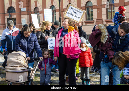 Brasov, Rumänien - 4. Februar 2017: Protest gegen die Entscheidung des Gefangenen Begnadigung vor allem für Korruption. Bildnachweis: Ionut David/Alamy Live-Nachrichten Stockfoto