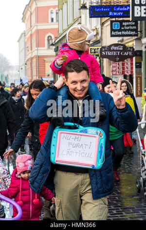 Brasov, Rumänien - 4. Februar 2017: Protest gegen die Entscheidung des Gefangenen Begnadigung vor allem für Korruption. Bildnachweis: Ionut David/Alamy Live-Nachrichten Stockfoto