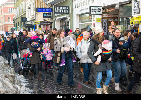 Brasov, Rumänien - 4. Februar 2017: Protest gegen die Entscheidung des Gefangenen Begnadigung vor allem für Korruption. Bildnachweis: Ionut David/Alamy Live-Nachrichten Stockfoto