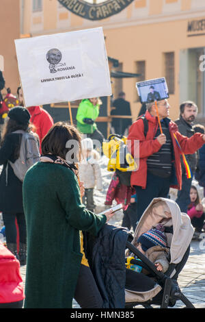 Brasov, Rumänien - 4. Februar 2017: Protest gegen die Entscheidung des Gefangenen Begnadigung vor allem für Korruption. Bildnachweis: Ionut David/Alamy Live-Nachrichten Stockfoto