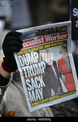 Piccadilly, London, UK. 4. Februar 2017. Demonstranten zu stoppen Trump es muslimischen Verbot im Zentrum von London. Bildnachweis: Matthew Chattle/Alamy Live-Nachrichten Stockfoto