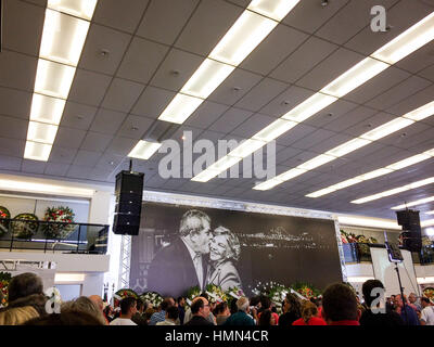 Sao Paulo, Brasilien. 4. Februar 2017. Dona Marisa Leticia Körper wird in der Union von der ABC-Schlosser bekleidet. (Foto: Bruna Custódio/Fotoarena) Credit: Foto Arena LTDA/Alamy Live-Nachrichten Stockfoto