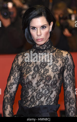 Julia Stoschek Teilnahme an der Eröffnungsfeier mit "Django" premiere auf der 67. Internationalen Filmfestspiele Berlin / Berlinale 2017 im Berlinale-Palast am 9. Februar 2017 in Berlin, Deutschland. | weltweite Nutzung Stockfoto