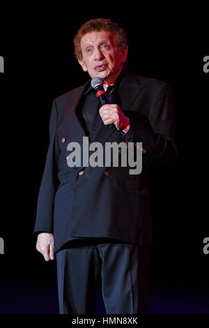 Fort Lauderdale, FL, USA. 9. Februar 2017. Jackie Mason führt auf das Parker-Schauspielhaus am 9. Februar 2017 in Fort Lauderdale, Florida. Stockfoto