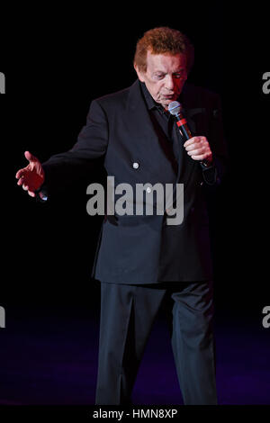 Fort Lauderdale, FL, USA. 9. Februar 2017. Jackie Mason führt auf das Parker-Schauspielhaus am 9. Februar 2017 in Fort Lauderdale, Florida. Stockfoto