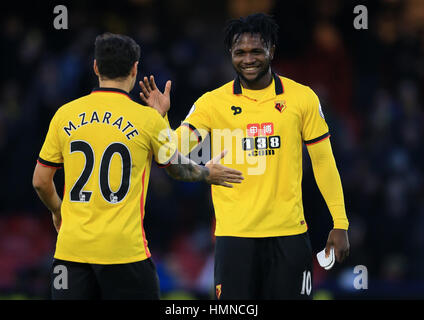 Watford Mauro Zarate (links) und der Watford Isaac Success Ater dem Schlusspfiff in der Premier League match bei Vicarage Road, Watford. Stockfoto