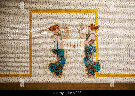 Mosaik-Kunst-Installation am West 66th Street Lincoln Center Station auf 1 Zeile auf der Upper West Side von Manhattan, New York City. Stockfoto